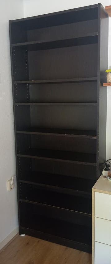 Boekenkast met verstelbare planken