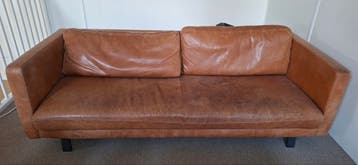 bruine leren tweezitsbank/2stoelen/lampjes/keukengerei