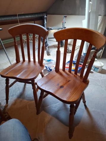 Set van 4 houten stoelen - Gebruikt
