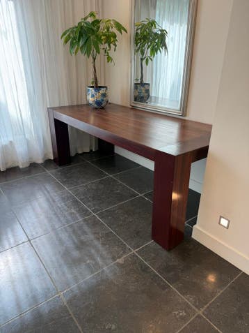 Robuste mooie zware eettafel. Echt hout.