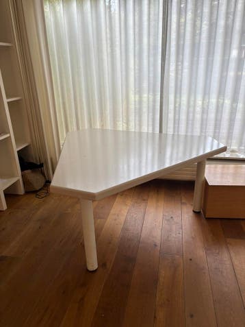 Driehoekige tafel – gratis af te halen