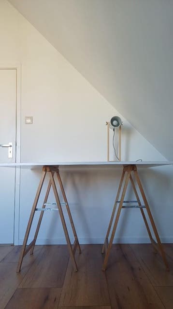 GRATIS bureau 120x80 + schragen + lamp - vanavond
