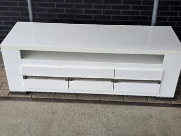 Tv meubel + eettafel