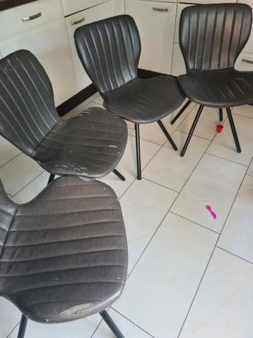 4 stoelen met gebruikerssporen - snel ophalen!