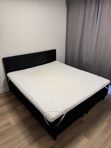 Gratis boxspring bed inclusief matras – ophalen 25/26 mei