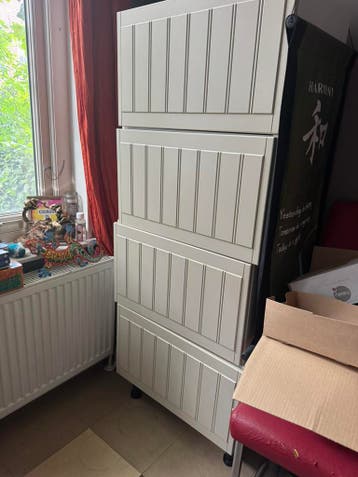 Vier stapelbare kastjes