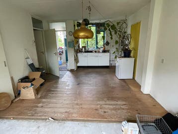 Gratis Vurenhouten vloerdelen massief