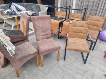 !Gratis! partij stoelen, deels beschadigd, deels prima