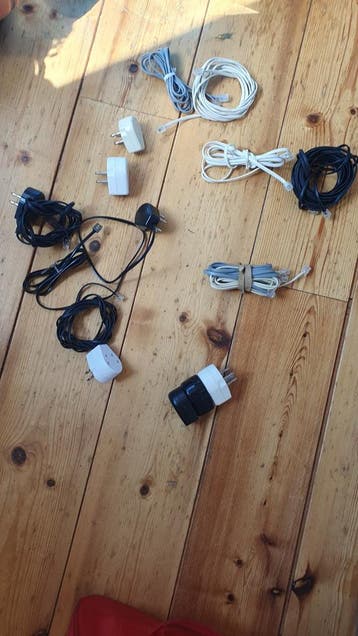 Telefoonkabels en stekkers