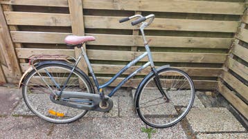 Gratis oma fiets, voor onderdelen of als opknapproject