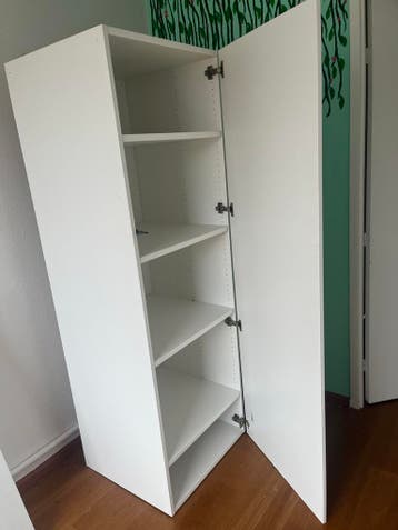 GRATIS Witte IKEA Fonnäs Kast met Planken - Gebruikt