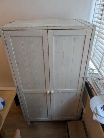 Witte Jassen/kleding kast