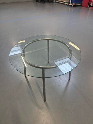Glazen Eettafel met Metalen Onderstel