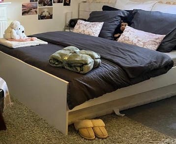 Gratis. Wit bed 160 x 200 (handmatig verstelbaar)