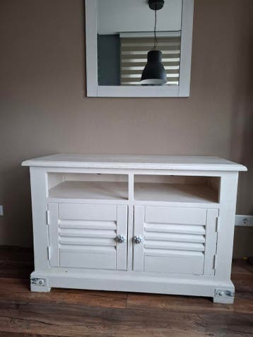 Gratis af te halen roomwitte tv-kast/dressoir - 115x51x76 cm