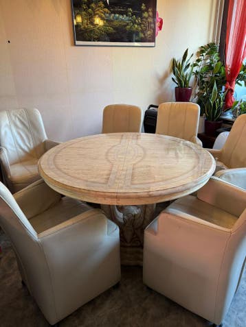 Gratis eettafel en 10 witte leren stoel