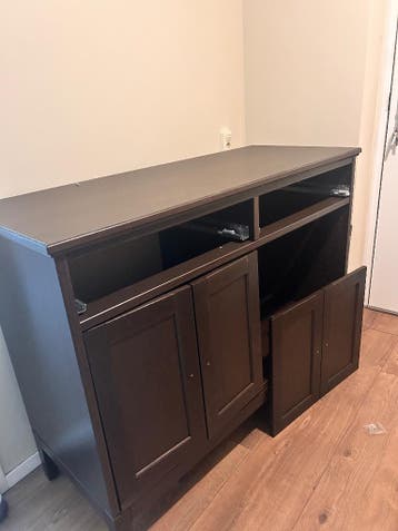 Gratis af te halen: IKEA IDANÄS dressoir / kast