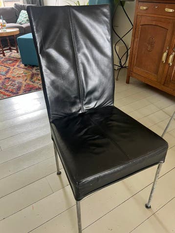 GRATIS 4 eetkamer stoelen