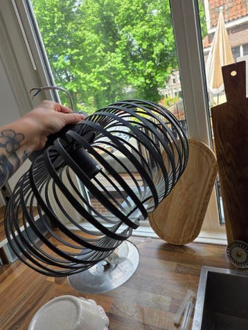 Gratis afhalen, zwarte lamp