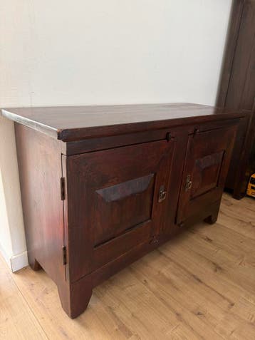 GRATIS GRATIS KAST MAG WEG! dressoir