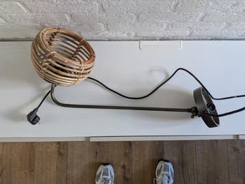 Wandlamp met rotan kap - Industriële stijl