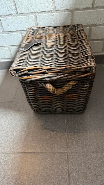 Vintage rieten kist/mand met deksel