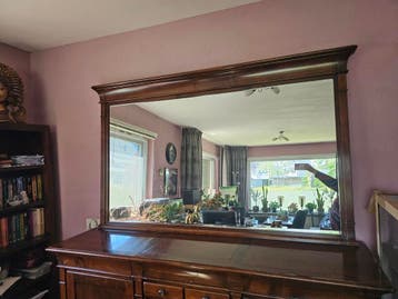 Gratis grote spiegel met mooie houten lijst