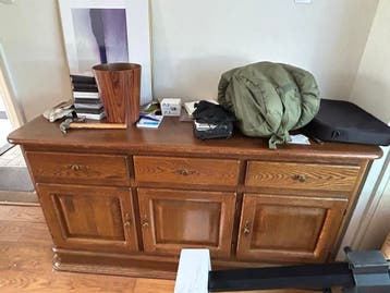 Gratis ophalen: Klassiek houten dressoir met lades en deuren