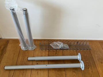 GRATIS IKEA set van 4 verstelbare poten bureau of tafel