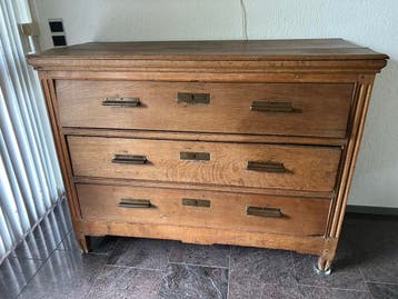 Antieke eikenhouten ladekast met 3 laden