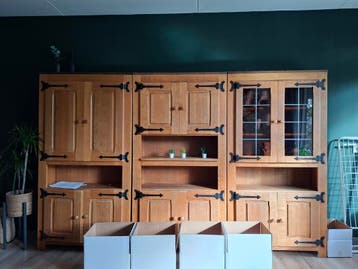 Massief houten kasten met veel opbergruimte