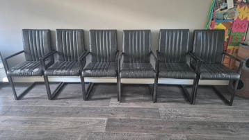Eetkamerstoelen (beschadigd)