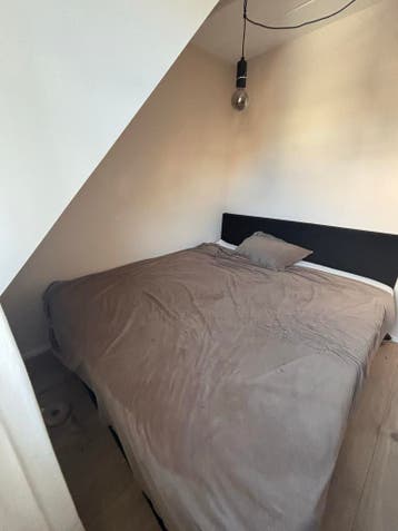 Tweepersoonsbed 180x200 cm met hoofdbord