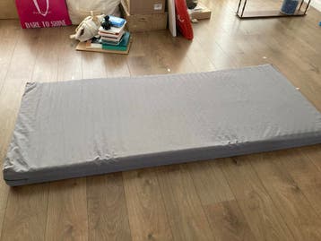 Gratis matras 190x80x9 met afneembare hoes
