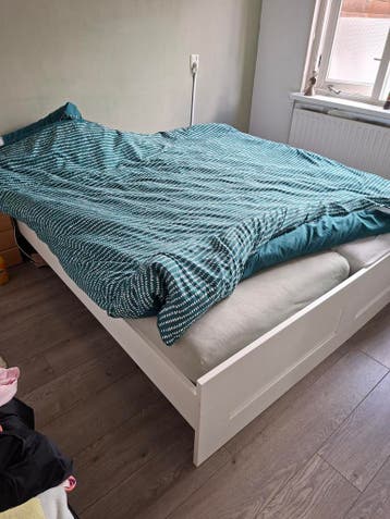 Tweepersoonsbed 180x200 cm met gratis lattenbodems