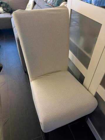 Gratis 4 eetkamer stoelen 12 mei ophalen!