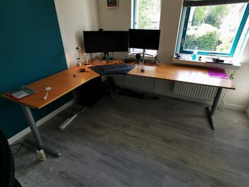 IKEA Hoekbureau - Modulair en in hoogte verstelbaar