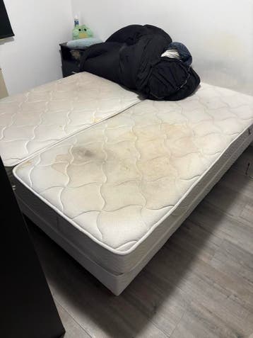 Tweepersoonsbed  - gratis af te halen