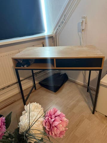 Modern bureau met lade en opbergvak - hout en metaal