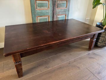 Landelijke houten salontafel