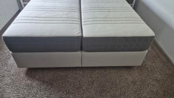 Boxspring 160x200 Gratis op te halen.