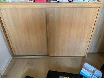 GRATIS Houten kast met schuifdeuren