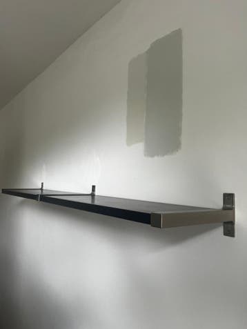 IKEA wandplank met muurdragers GRATIS