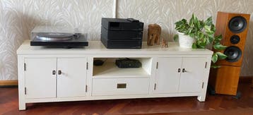TV/Audio Kast ~Gratis~