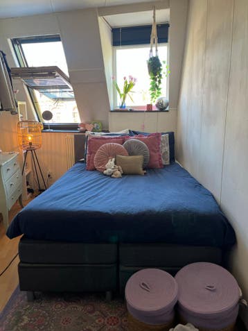GRATIS Comfortabel tweepersoons boxspring bed met hoofdbord