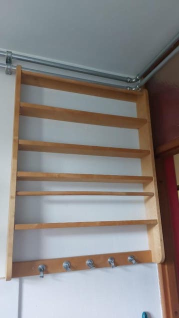 rek 64 x 85 x 9.5 cm