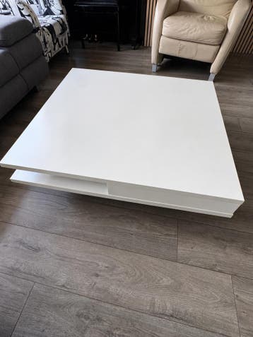 Witte salon tafel