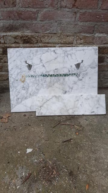 Vintage planchet marmer voor wastafel