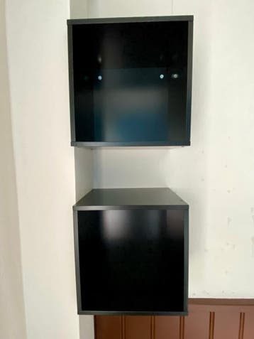 2 Ikea zwarte wandkasten 35x35x35 cm