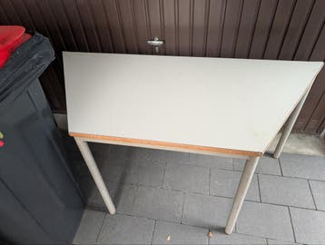 Schuine tafel gratis af te halen